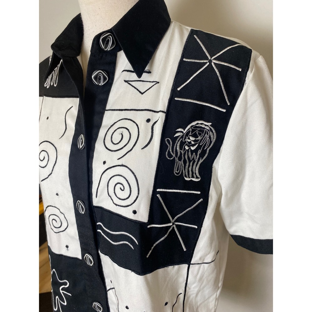 Vintage JG Petite by Joyce 90s Abstract Embroidered Shirt Black White Colorblock - Picture 2 of 7